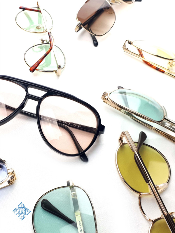 полировка линз очков. полировка линз очков. линзы для очков. пластмассовые очки. как отполировать очки для зрения.